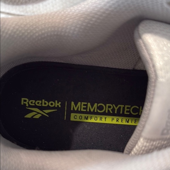 Reebok Men\'s White Athletic Shoes sz 10 1/2 main image 6